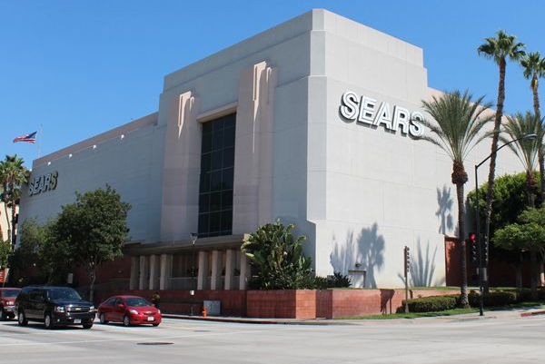 The Sears in the Burbank Town Center reopened today and I went to take a  look. : r/burbank